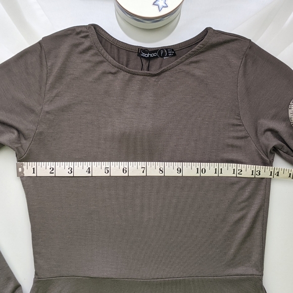 Donating Soon!! Boohoo Petite Harriet Basic LS Skater Dress - Picture 6 of 12